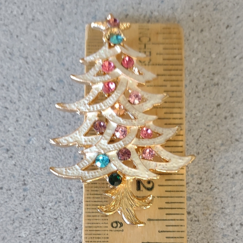 Angel Wing Tree Pin - Picture 5 of 5